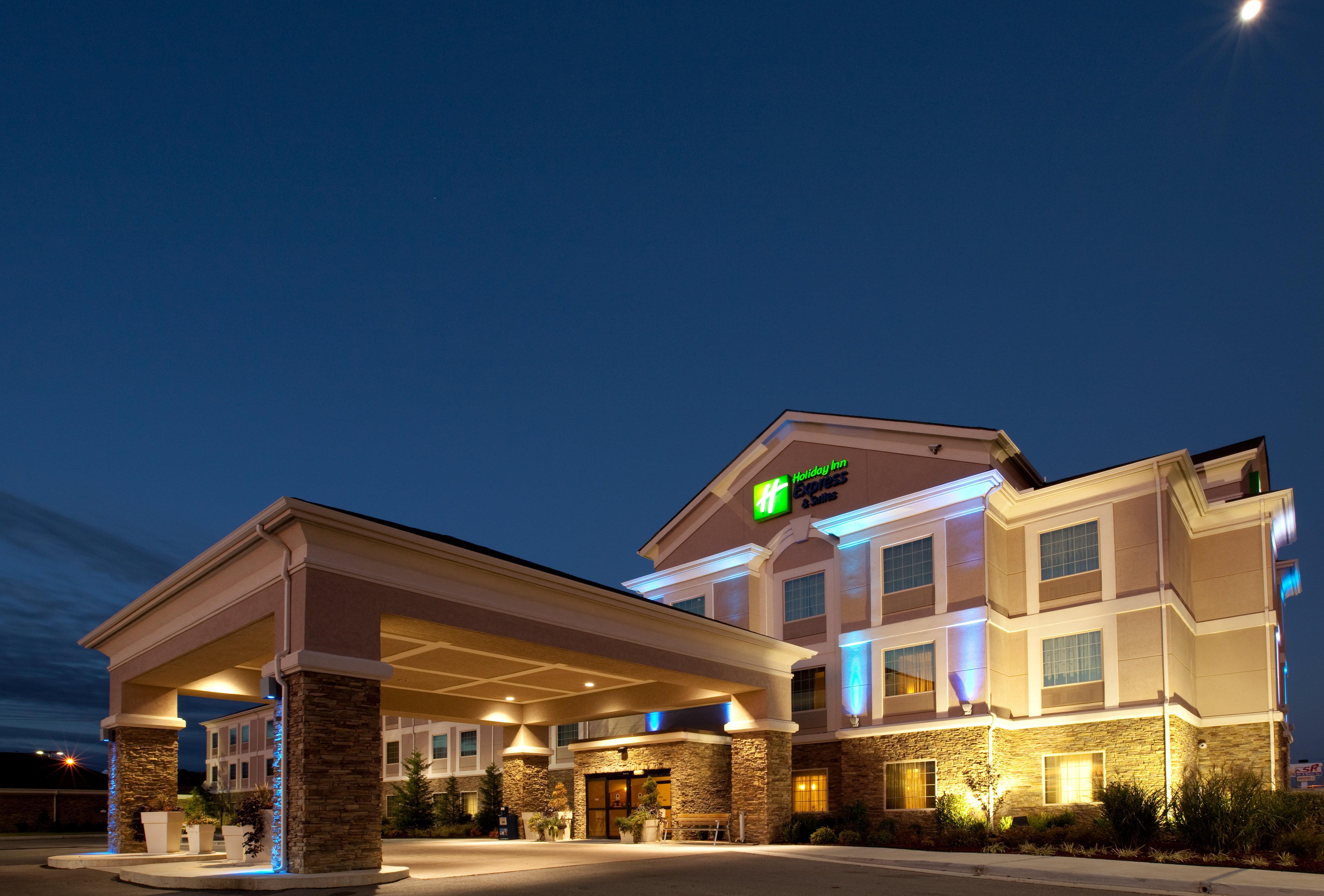 Holiday Inn Express Hotel And Suites Ada By Ihg Екстериор снимка